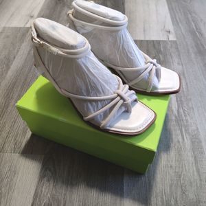 Sam Edelman Dia kitten strappy heels sandal square toe Panna Cotta bone cream 9